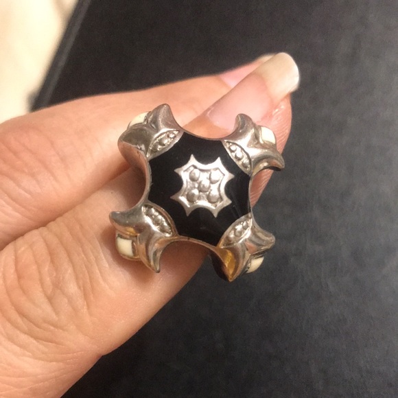 Alan K designer Sterling silver & enamel cross ring - Picture 3 of 6